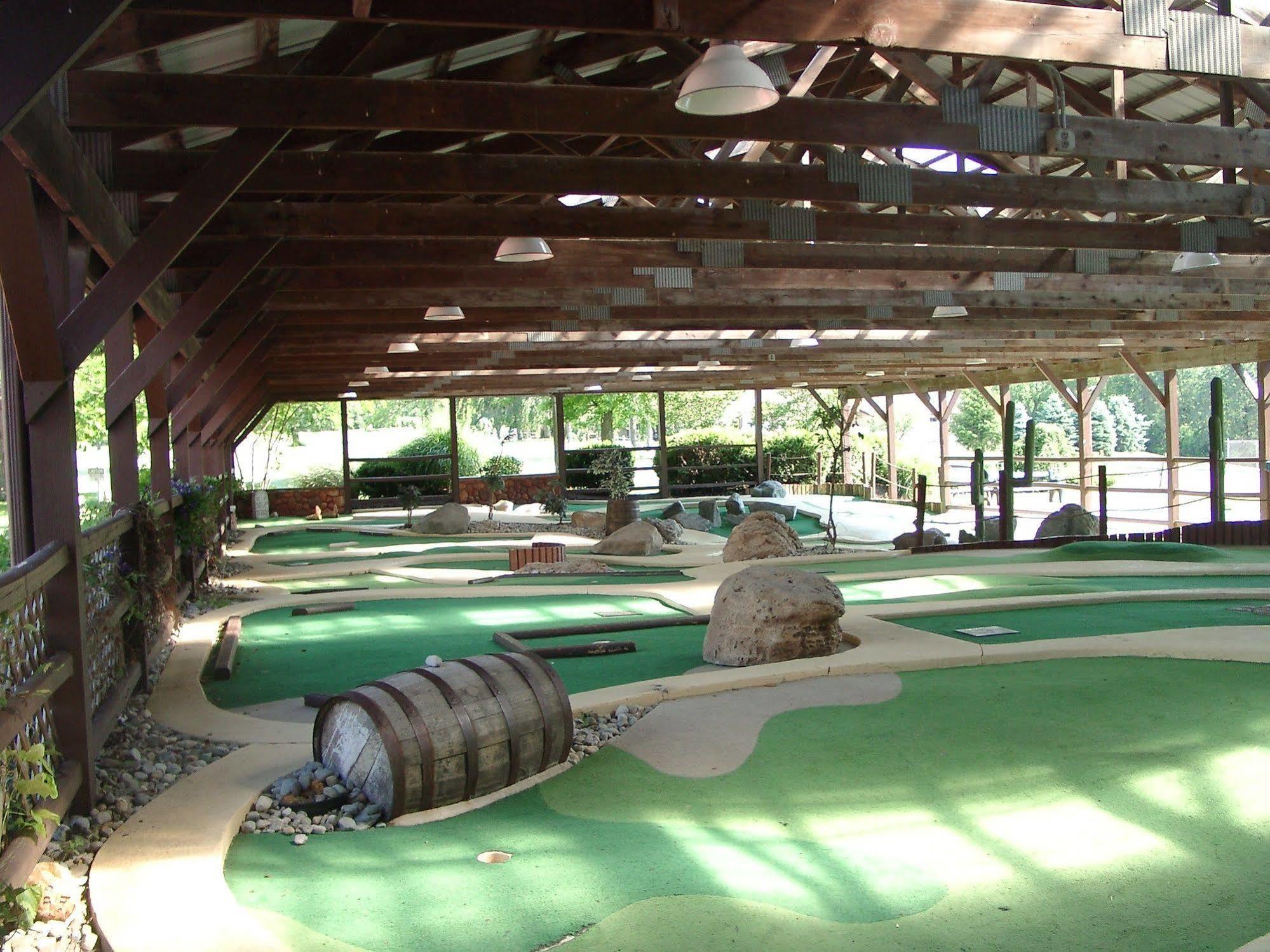 Circle M Rv & Camping Resort - Caravan Park Millersville Exterior photo