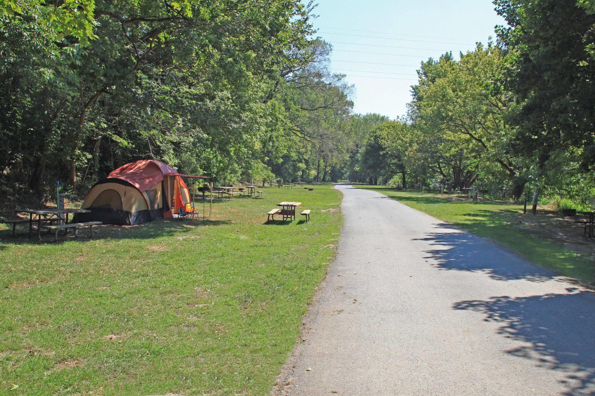 Circle M Rv & Camping Resort - Caravan Park Millersville Exterior photo